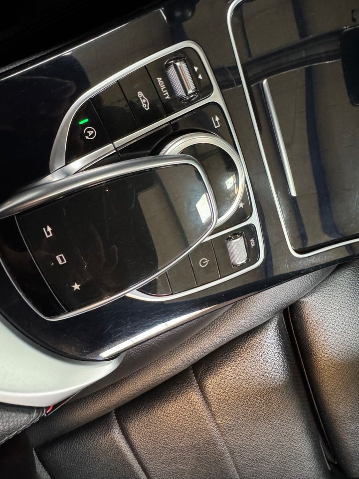 Mercedes C400 3,0 AMG Line stc. aut. 4Matic 5d