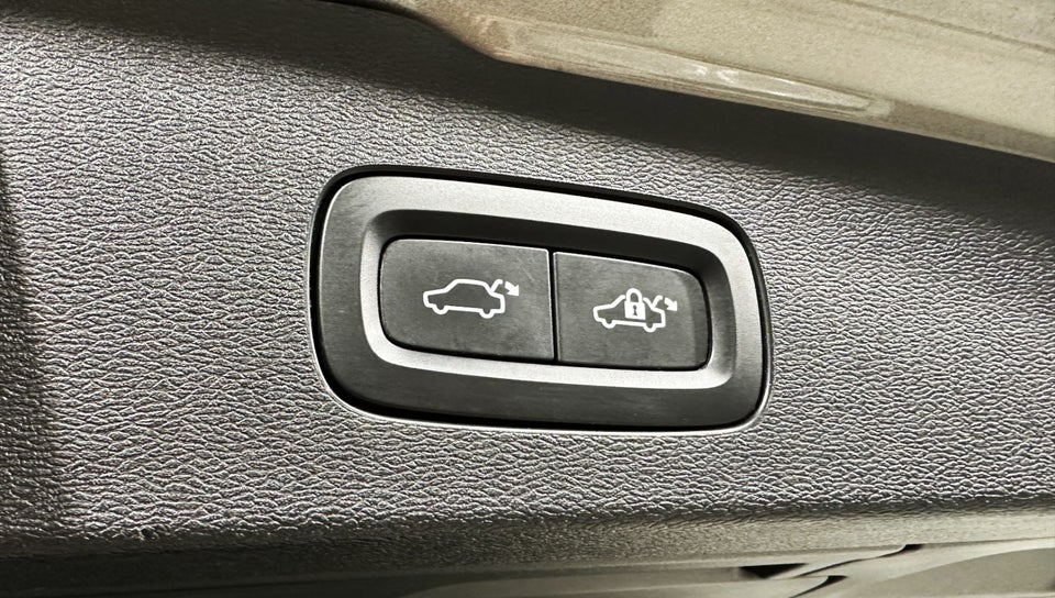 Volvo V60 2,0 T4 190 R-Design aut. 5d