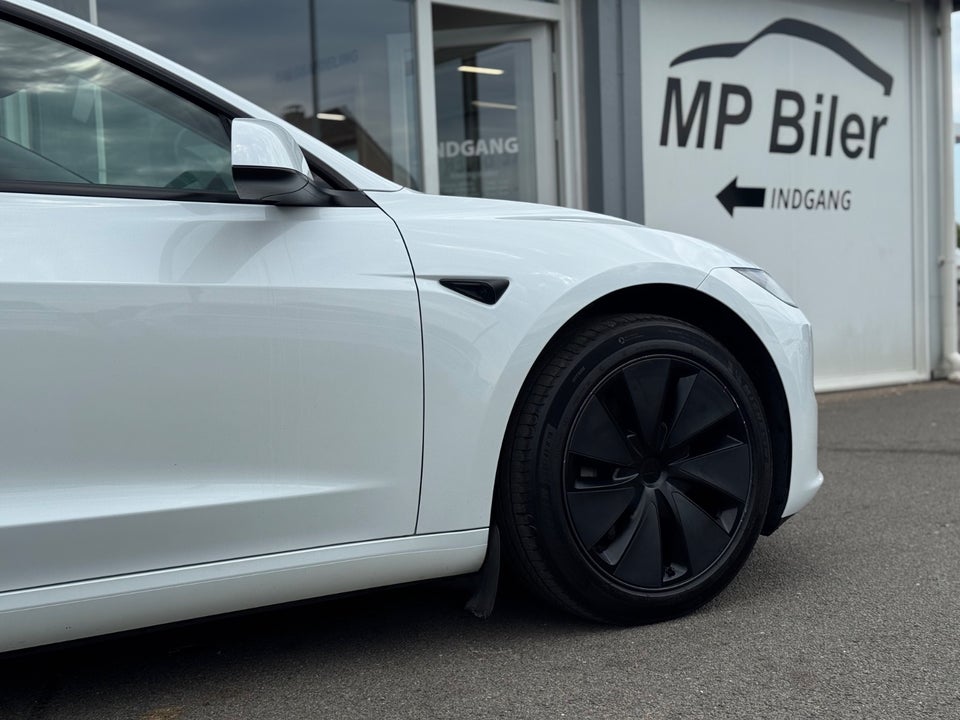 Tesla Model 3 Long Range AWD 4d