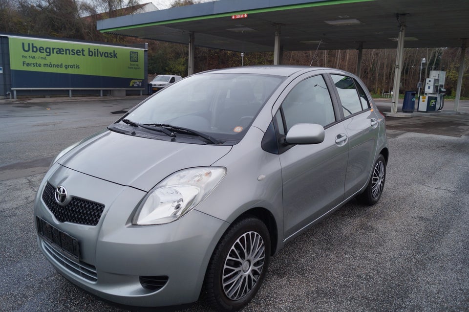 Toyota Yaris 1,3 Luna 5d