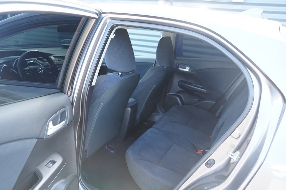 Honda Civic 1,8 i-VTEC Sport 5d