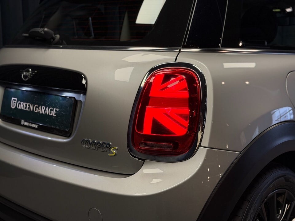 MINI Cooper SE Essential 3d