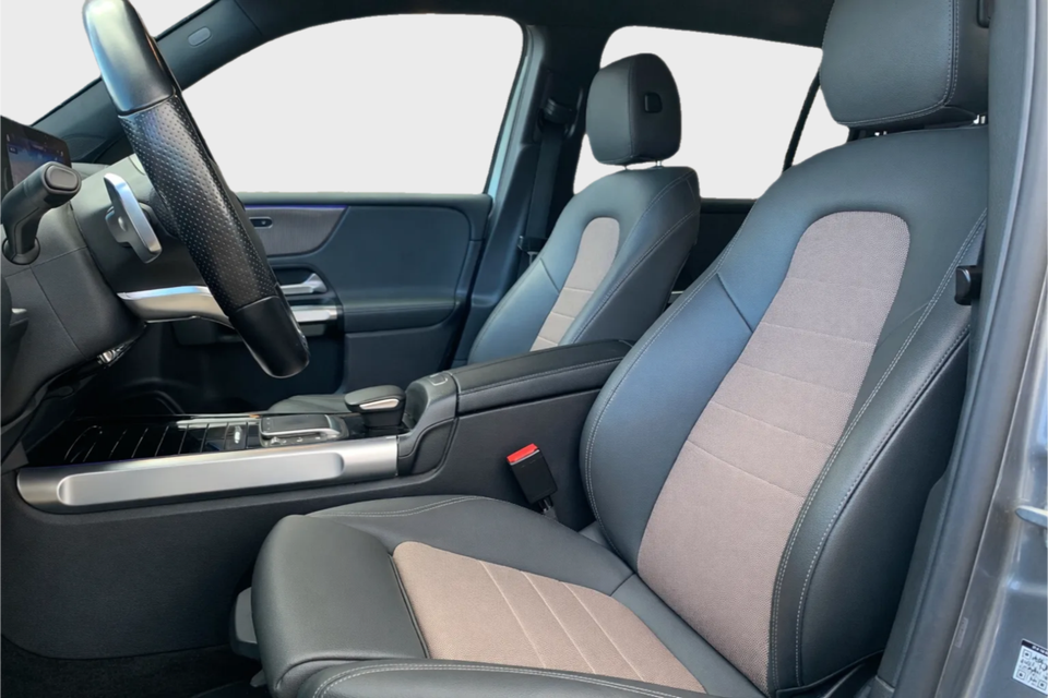 Mercedes EQB300 4Matic 7prs 5d