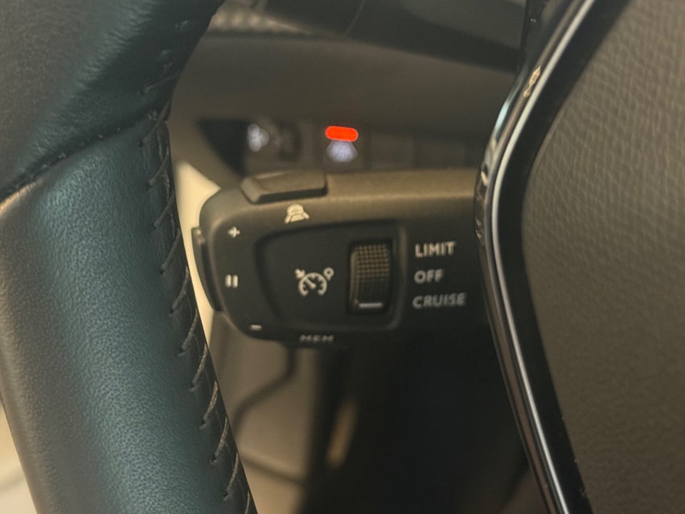 Peugeot 208 1,2 PureTech 100 Platin Sport 5d