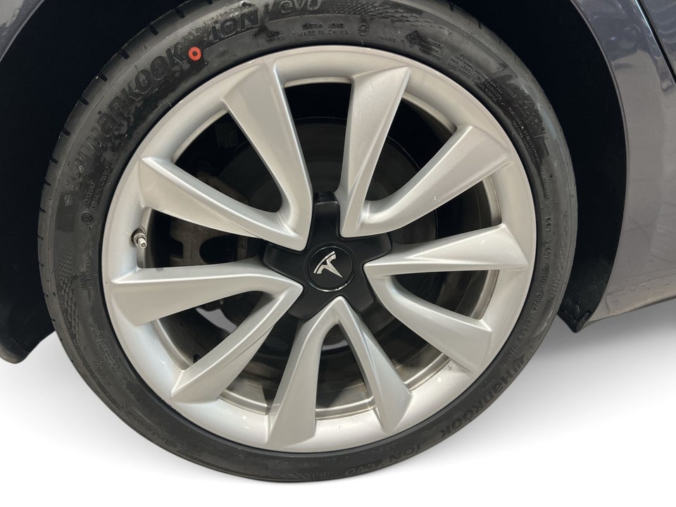 Tesla Model 3 Standard Range+ RWD 4d
