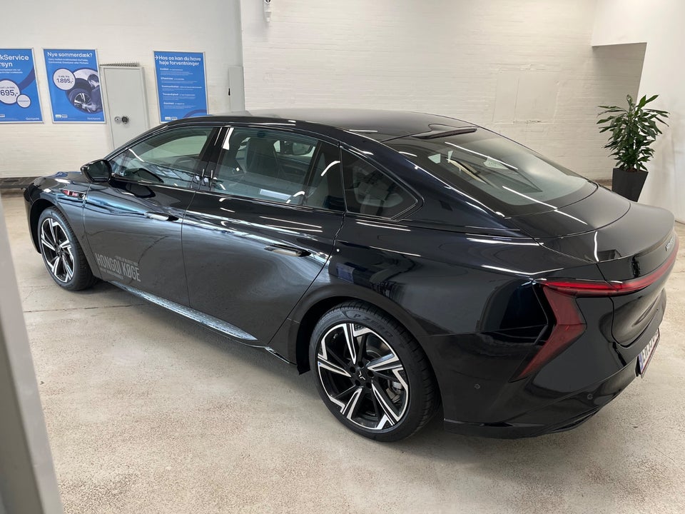 Hongqi EH7 111 Exclusive 4d