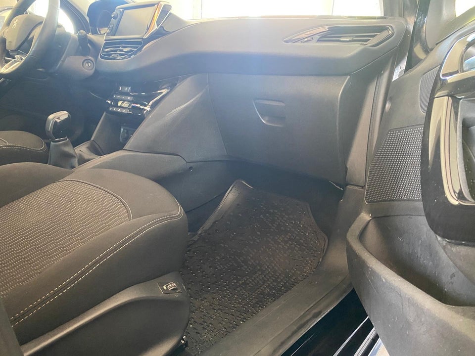 Peugeot 208 1,2 PureTech 82 Active 5d