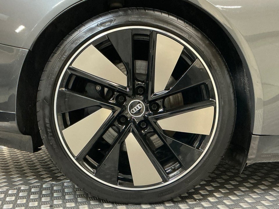 Audi e-tron GT quattro 4d