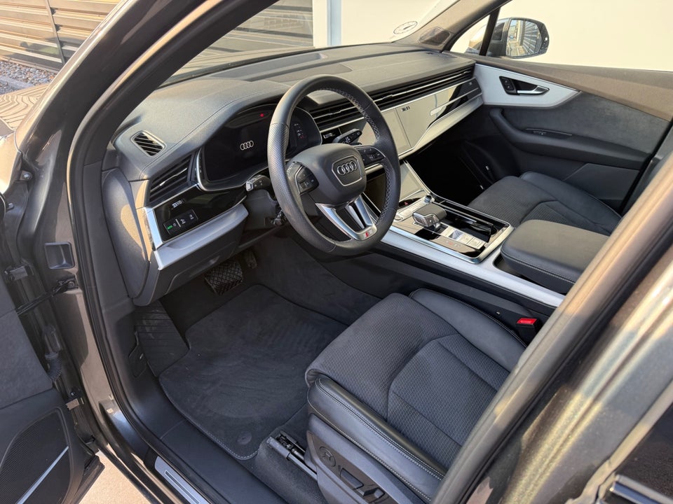 Audi Q7 55 TFSi e S-line quattro Tiptr. 5d
