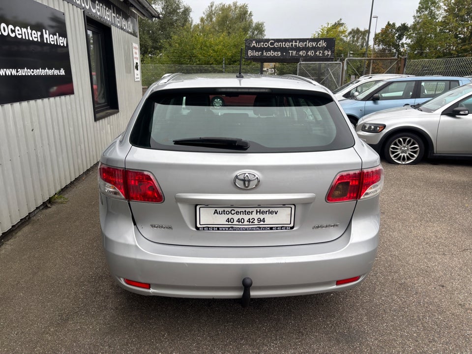 Toyota Avensis 2,0 D-4D TX stc. 5d