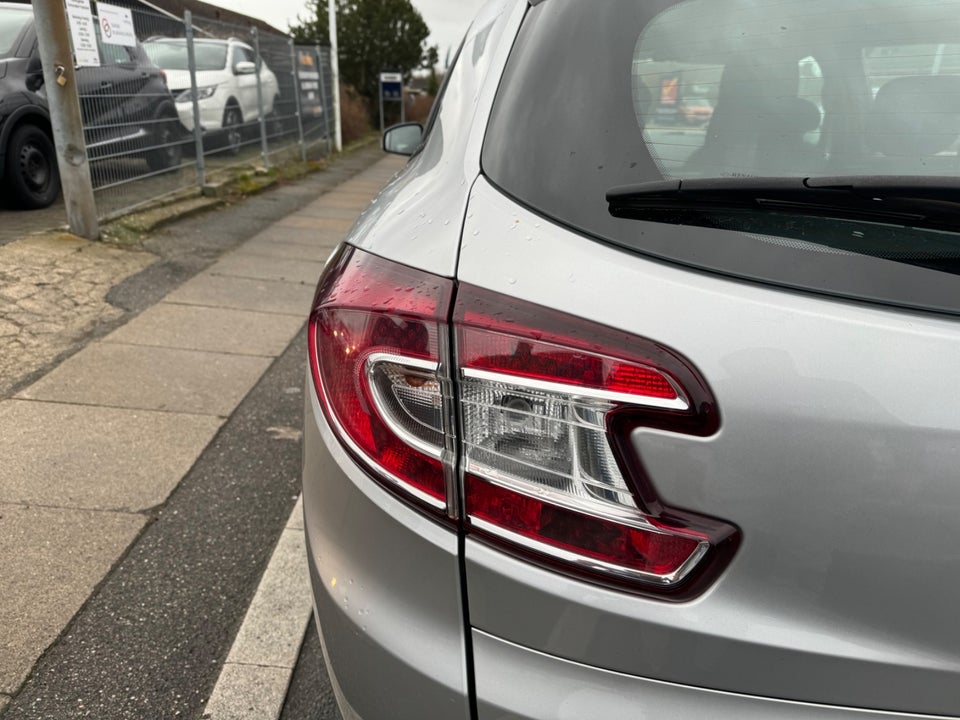 Renault Megane III 1,6 110 Authentique Sport Tourer 5d