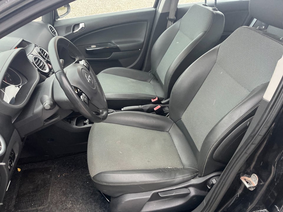 Opel Corsa 1,2 16V Cosmo 5d