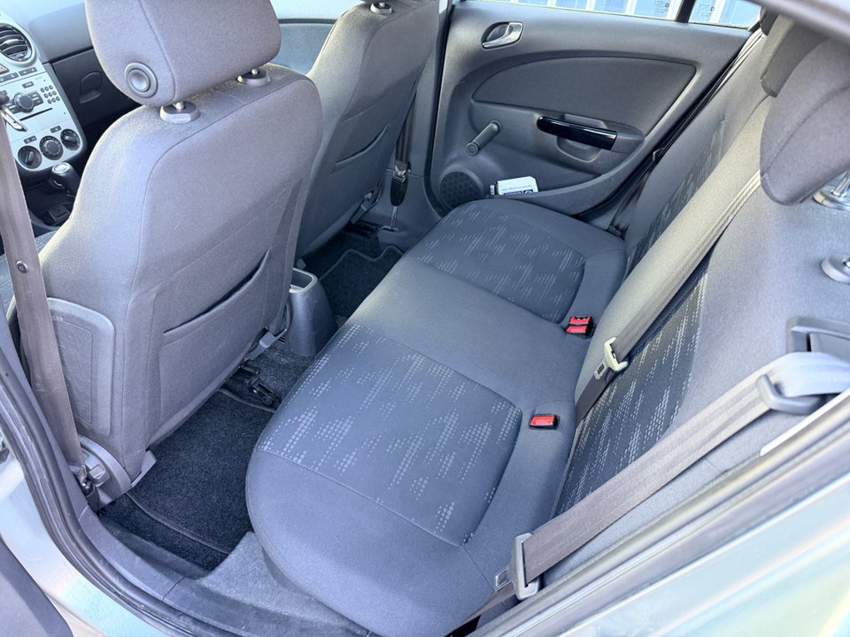 Opel Corsa 1,2 16V Enjoy 5d