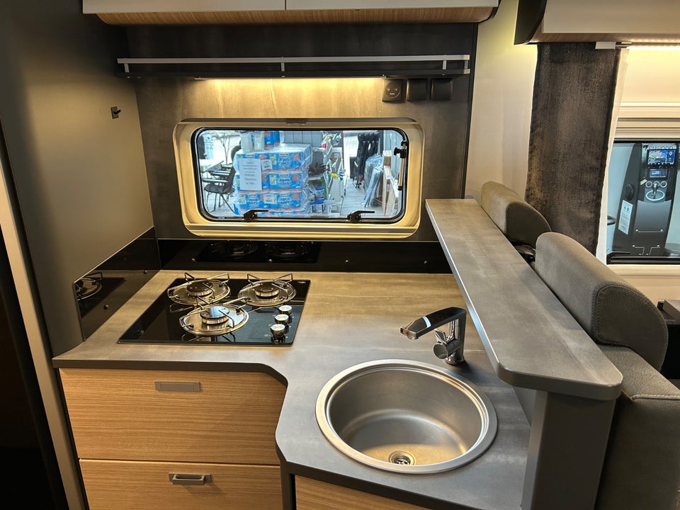 Hobby Optima De Luxe T75 HGE 2,2 aut. 2d