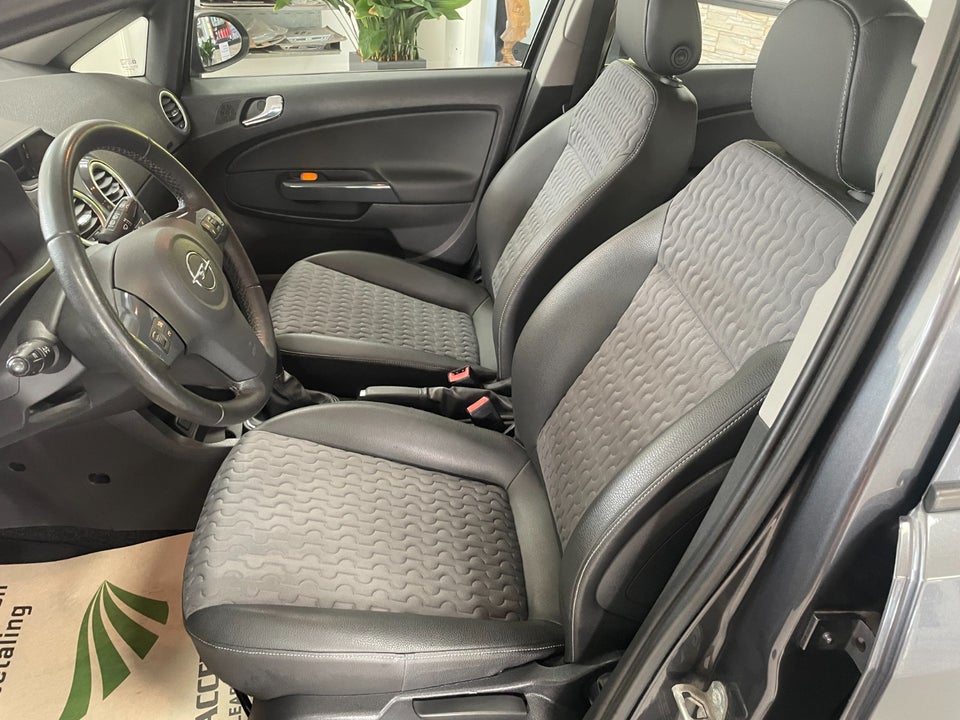 Opel Corsa 1,4 16V Cosmo 5d