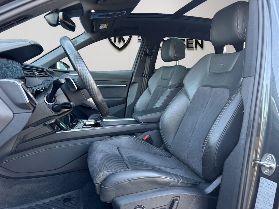 Audi e-tron 55 S-line quattro 5d
