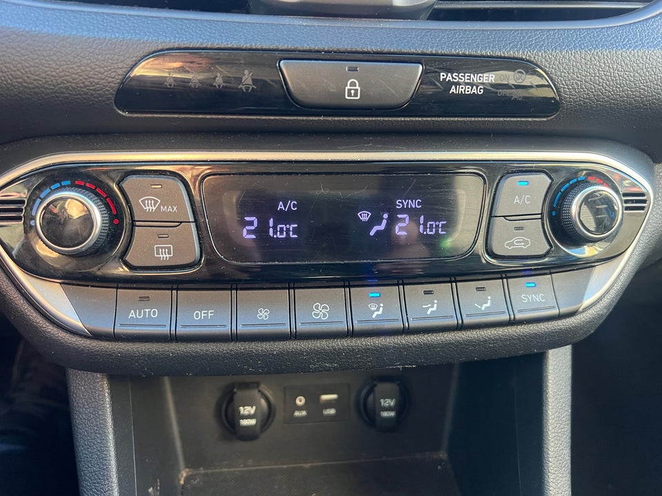 Hyundai i30 1,0 T-GDi Premium stc. 5d