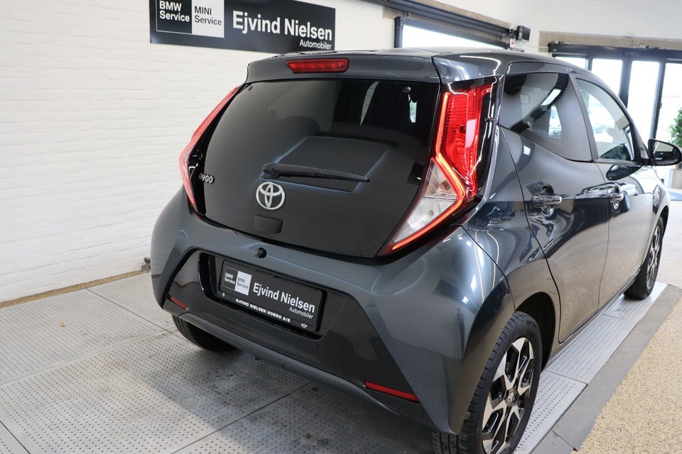 Toyota Aygo 1,0 VVT-i x-press 5d