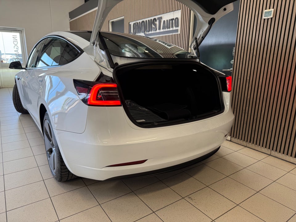 Tesla Model 3 RWD 4d