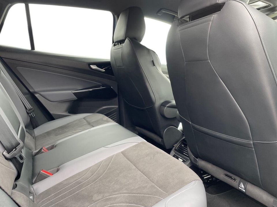 VW ID.4 77 Style 4Motion 5d