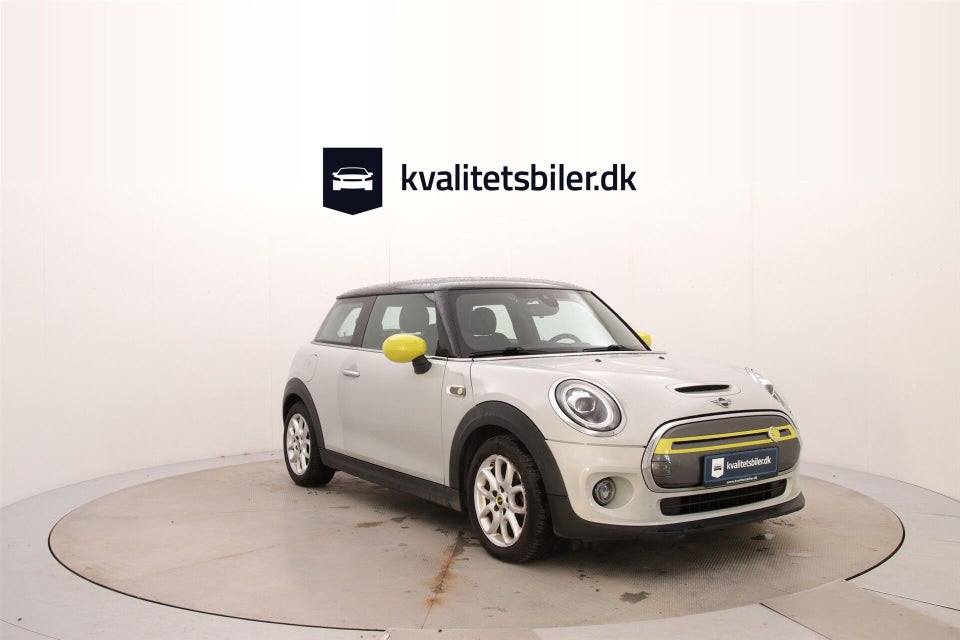 MINI Cooper SE Essential 3d