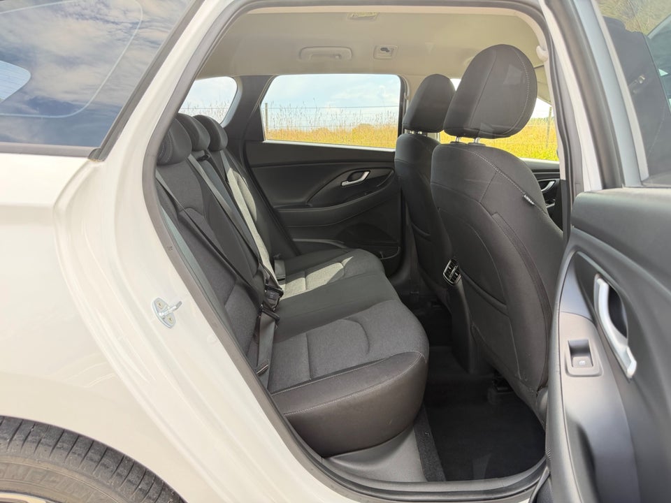 Hyundai i30 1,0 T-GDi Essential stc. DCT 5d