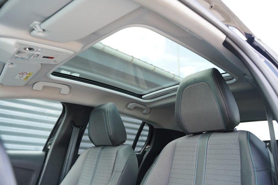 Peugeot 208 1,2 PureTech 100 Allure Sky 5d