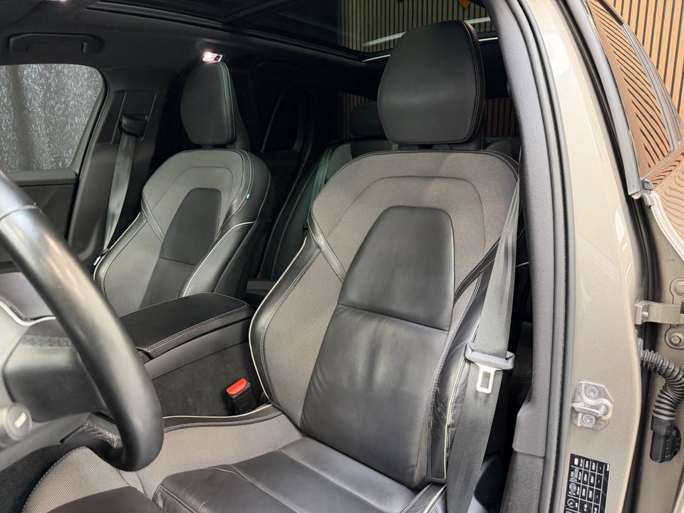 Volvo V60 2,0 T6 ReCharge R-Design aut. AWD 5d