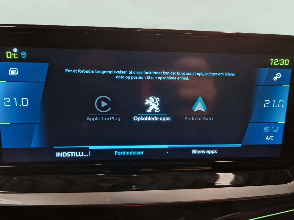 Peugeot e-208 50 GT Sky 5d