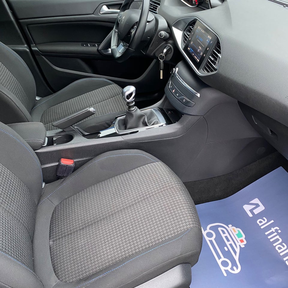 Peugeot 308 1,5 BlueHDi 130 Style SW 5d