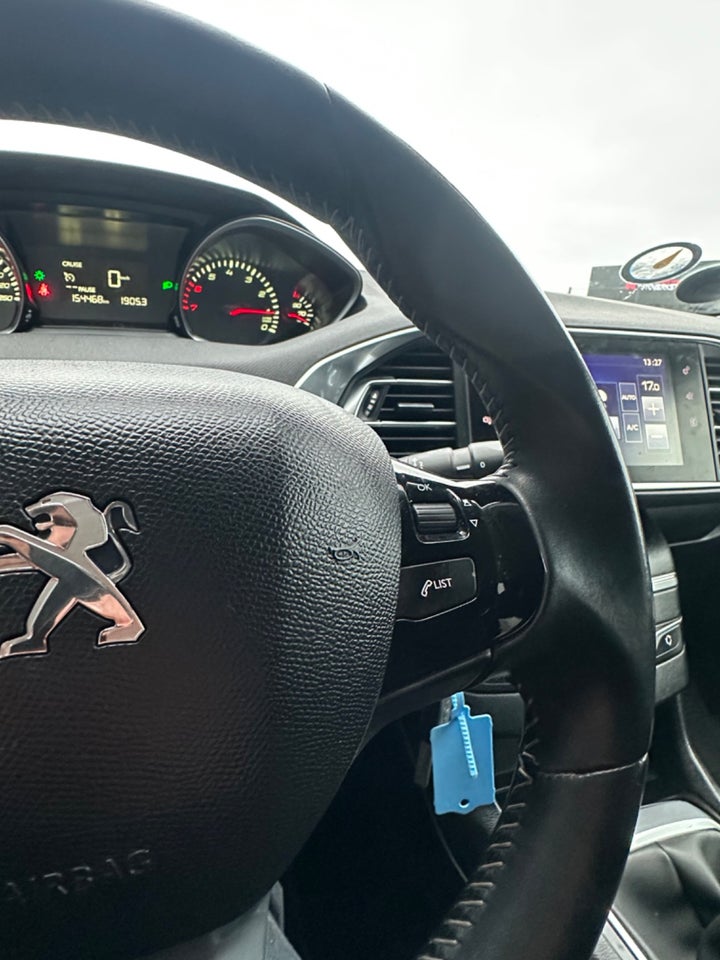 Peugeot 308 1,2 e-THP 110 Active SW 5d