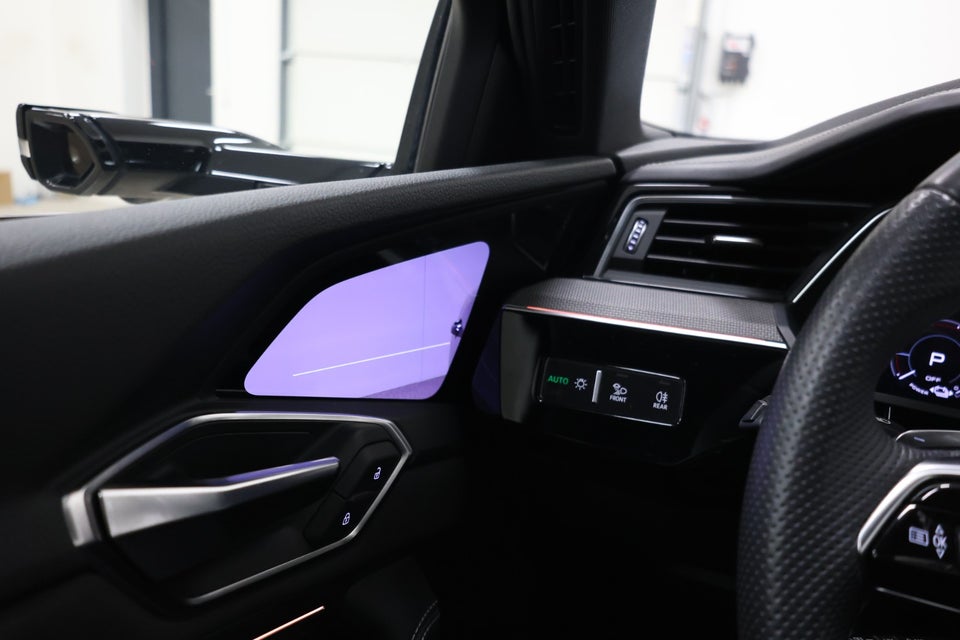 Audi Q8 e-tron 55 S-line quattro 5d
