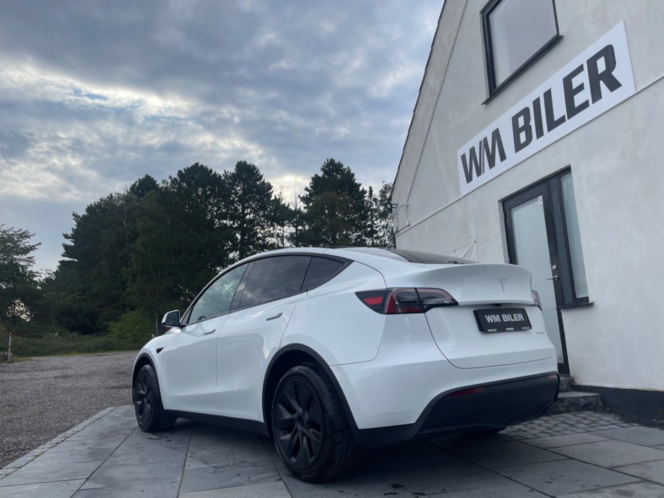 Tesla Model Y Long Range AWD 5d