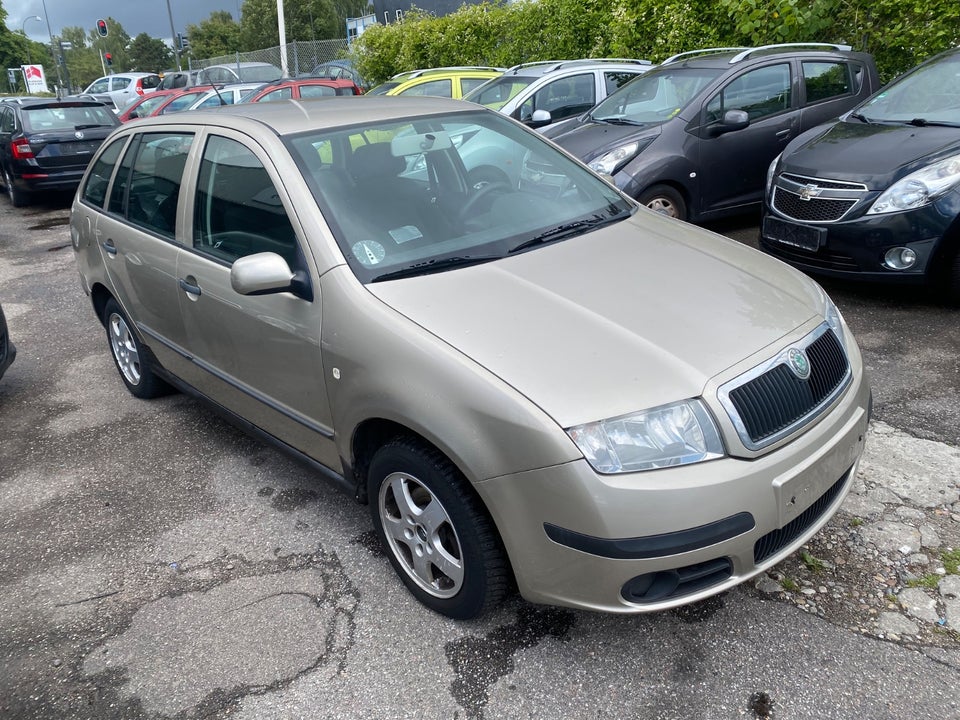 Skoda Fabia 1,4 16V 75 Ambiente Combi 5d