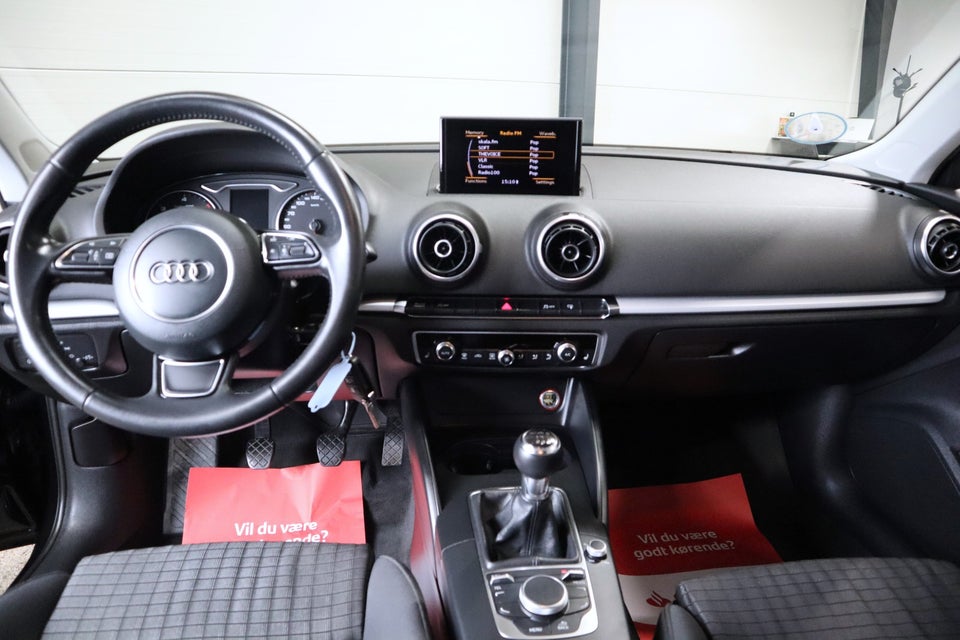 Audi A3 2,0 TDi 184 Ambiente Sportback 5d