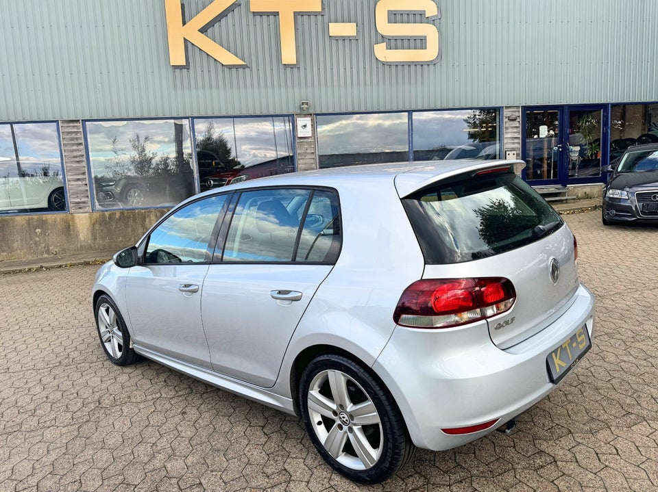 VW Golf VII 1,6 TDi 105 Comfortline BMT 5d