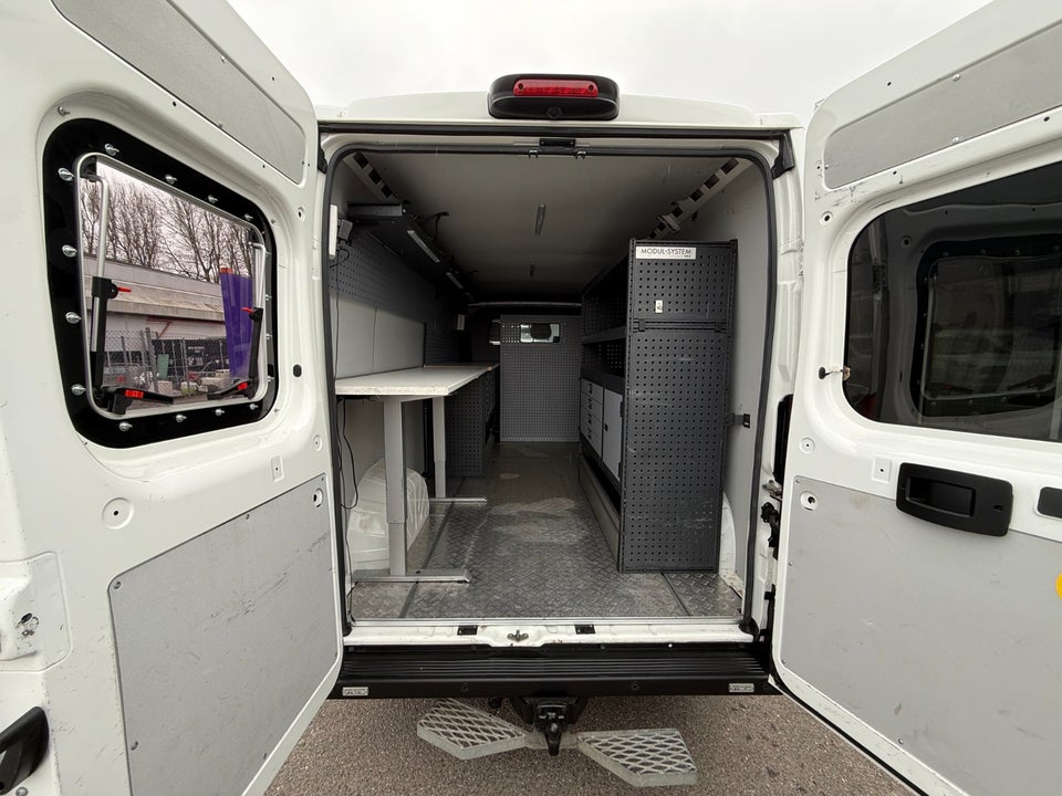 Peugeot Boxer 335 2,2 BlueHDi 140 L3H2 Premium