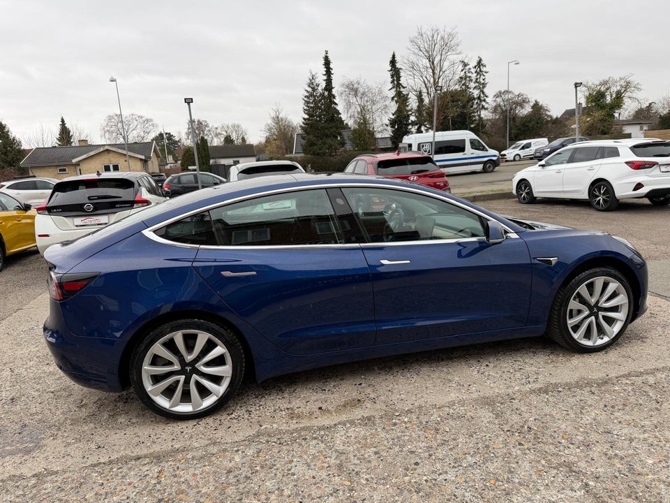 Tesla Model 3 Standard Range+ RWD 4d