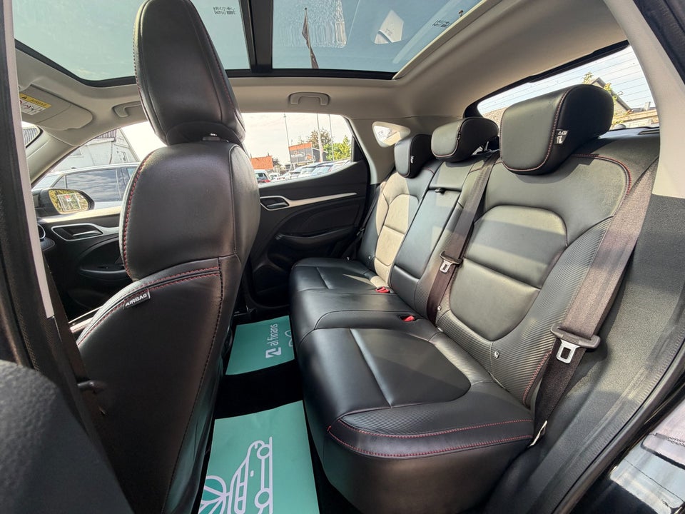 MG ZS 50 Luxury 5d