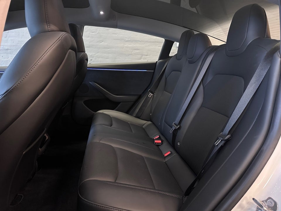 Tesla Model 3 Long Range AWD 4d