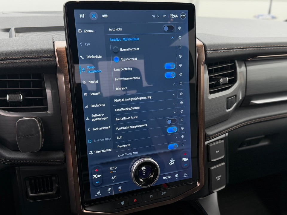 Ford F-150 Lightning Lariat Standard Range 4d