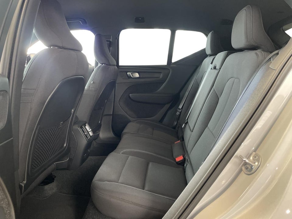 Volvo XC40 ReCharge Extended Range Plus 5d
