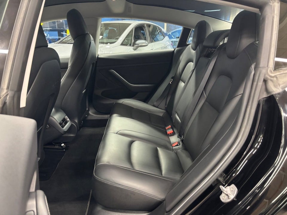 Tesla Model 3 Long Range AWD 4d