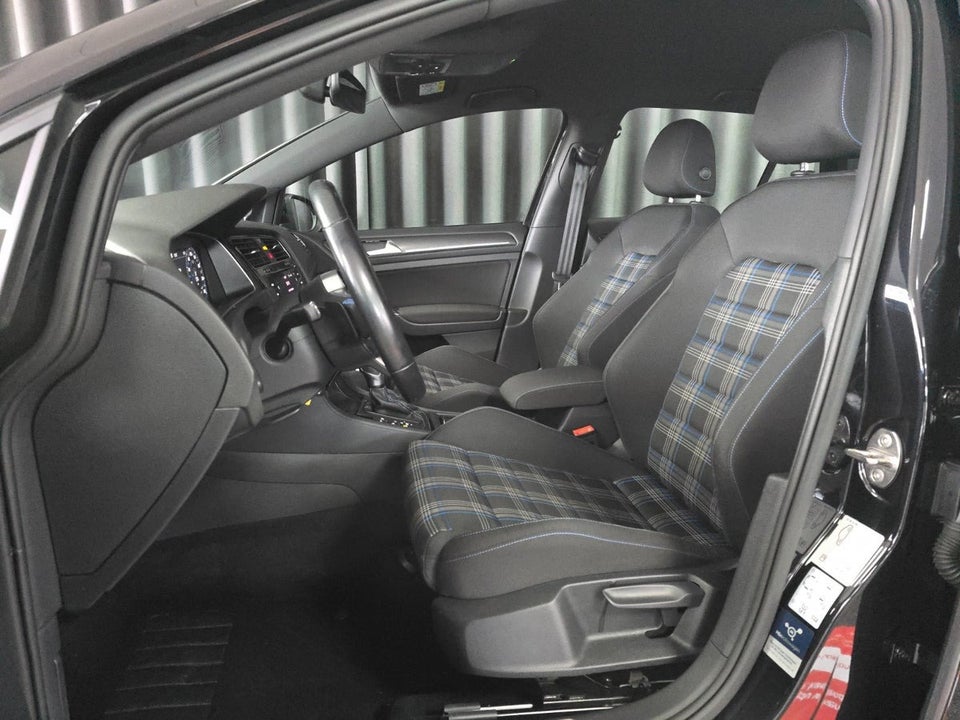 VW Golf VII 1,4 GTE DSG 5d