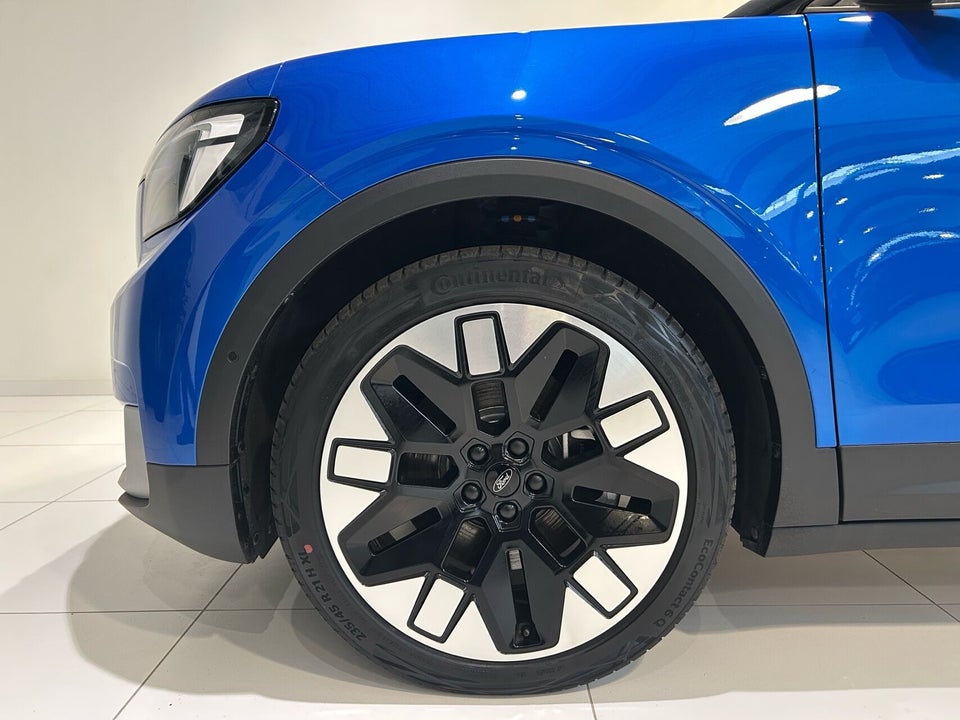 Ford Explorer 77 Premium Extended Range 5d