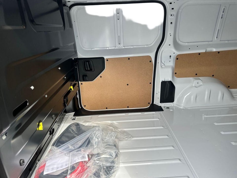 Peugeot e-Expert 75 L3 Plus Van