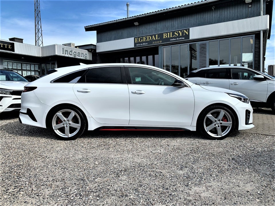 Kia ProCeed 1,6 T-GDi GT DCT 5d