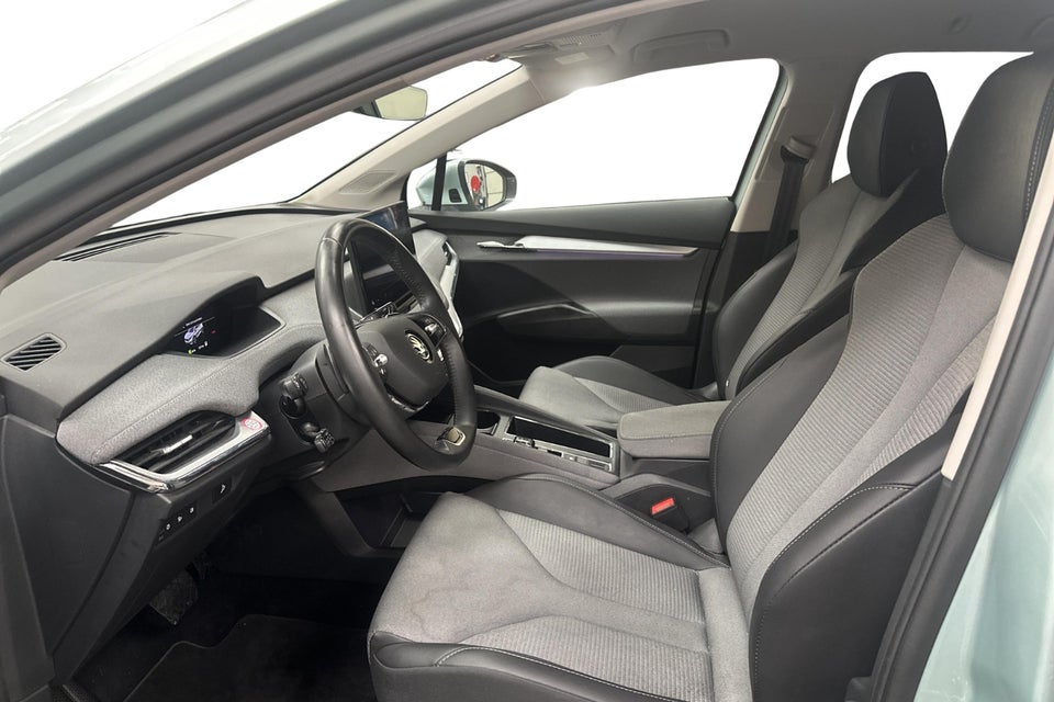 Skoda Enyaq 80 iV Plus Loft 5d