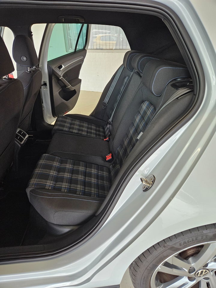 VW Golf VII 1,4 GTE DSG 5d