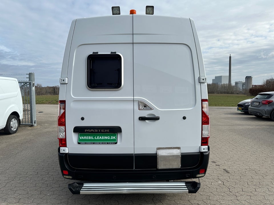 Renault Master IV T33 2,3 dCi 150 L2H2 Kassevogn